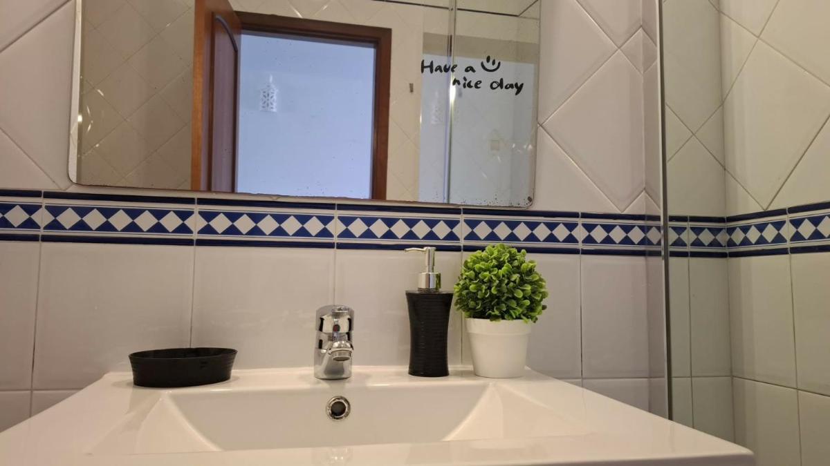 Sun & Surf Flat Arrifana Beach - Housity