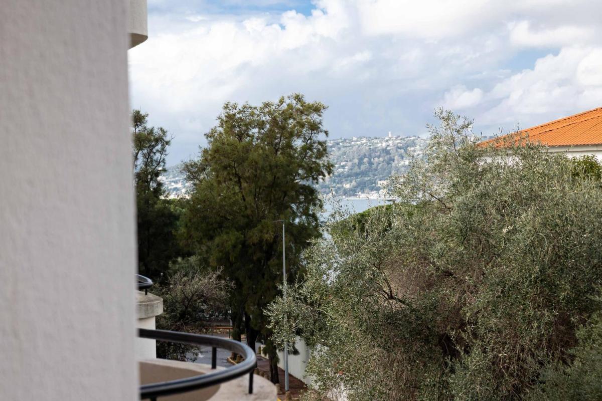 Vue générale sur la montagne ou vue sur la montagne depuis l'hôtel