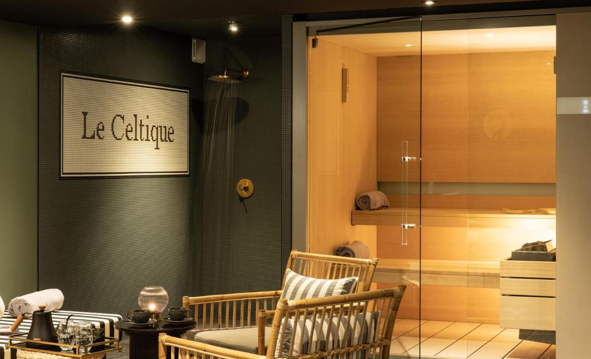 Cuisine ou kitchenette dans l'établissement Le Celtique & Spa