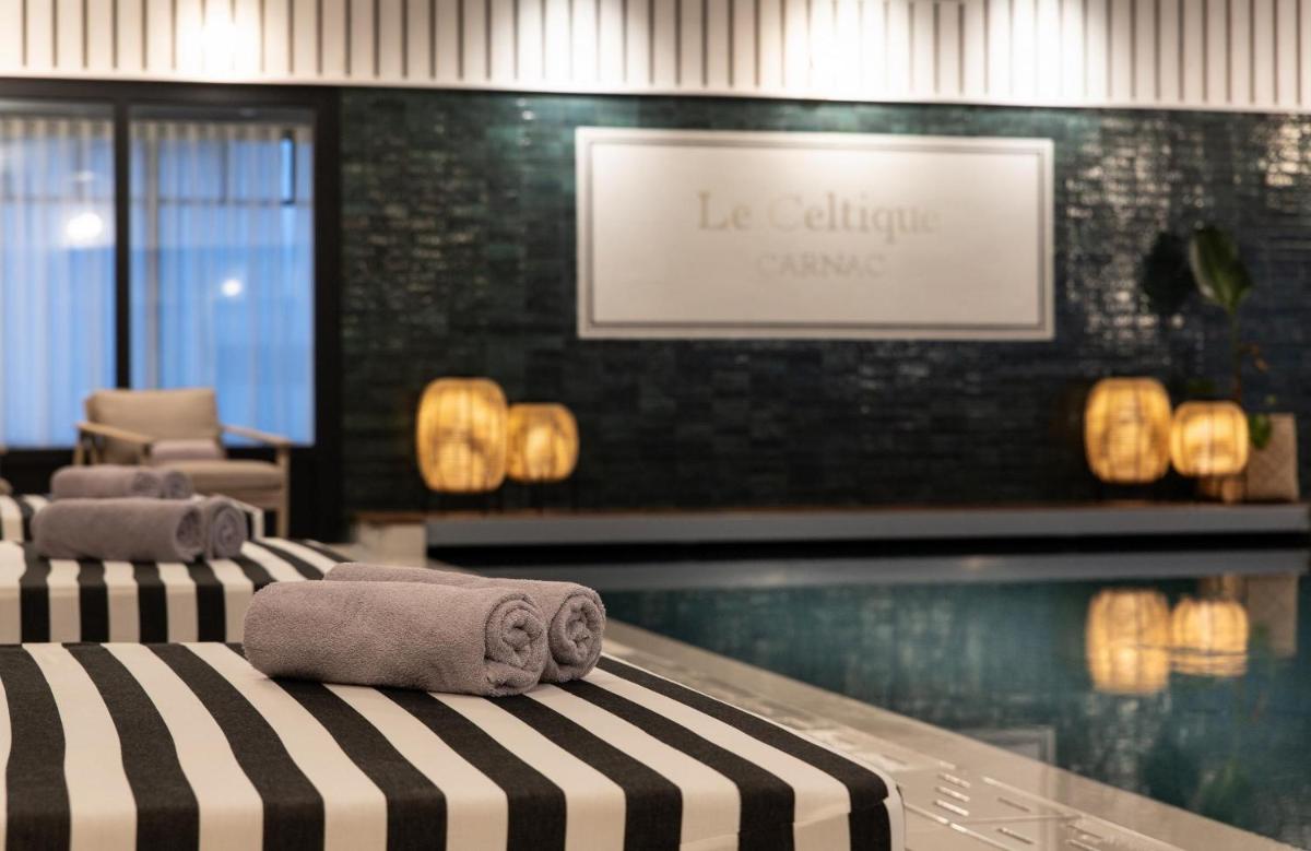 Piscine de l'établissement Le Celtique & Spa ou située à proximité