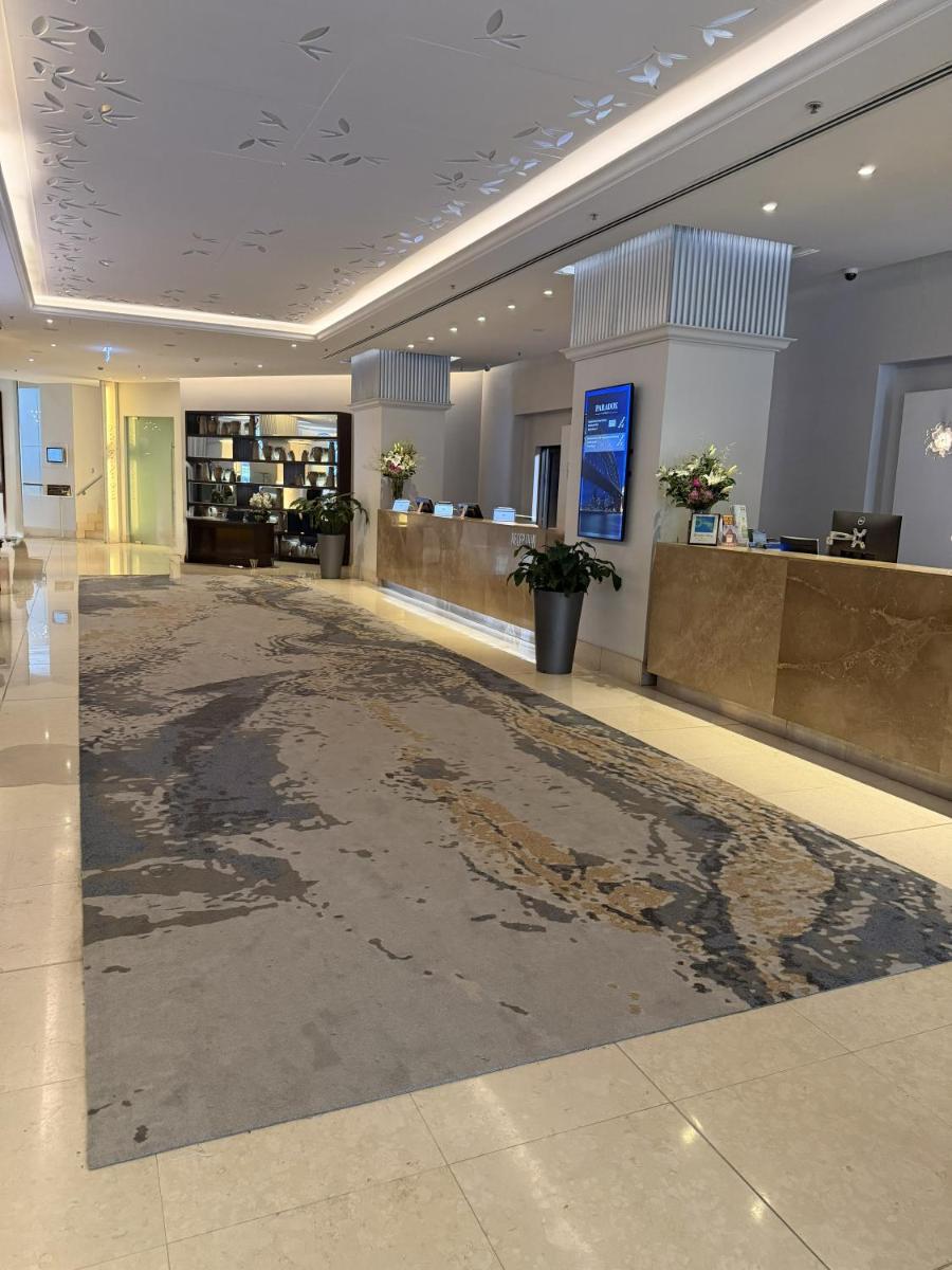 Radisson Blu Plaza Hotel Sydney - Housity