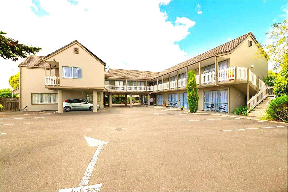 Accolade Lodge Motel - Hizvo