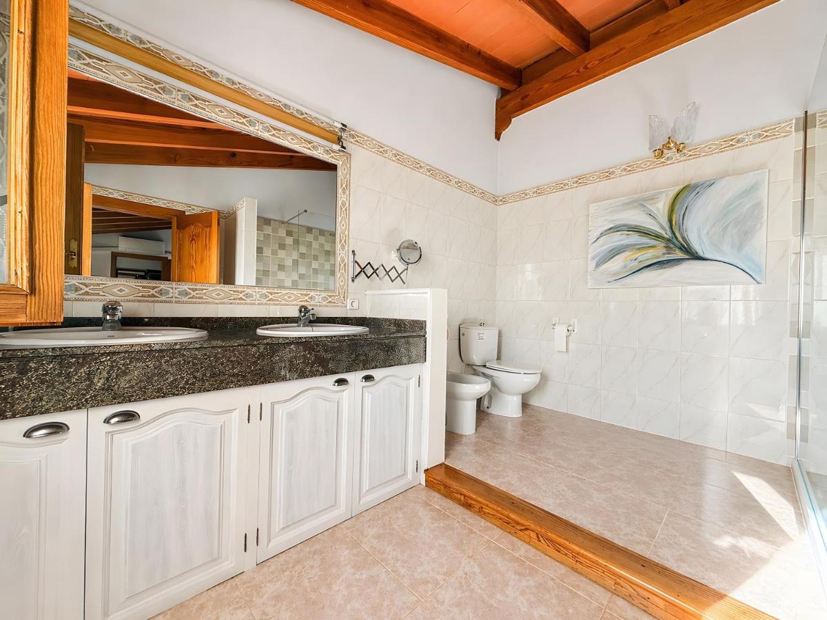 Son Fransi Alaro - Housity