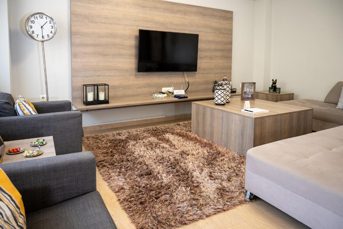 Grey Suite Filoxenia - Hizvo