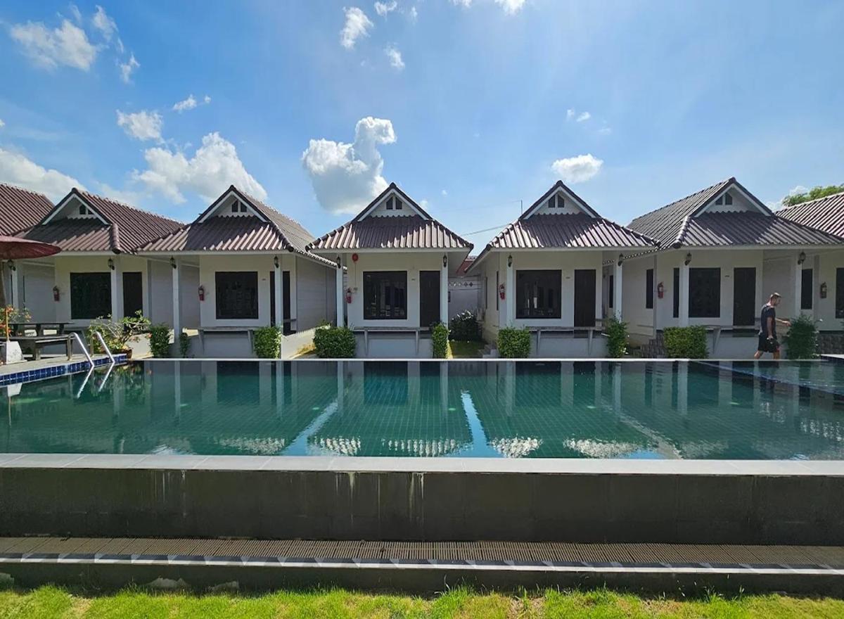 Thanawong Pool Villa - Housity