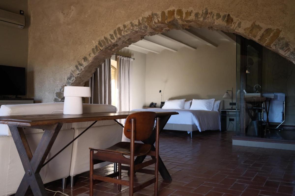 Hotel la Plaça Madremanya - Housity