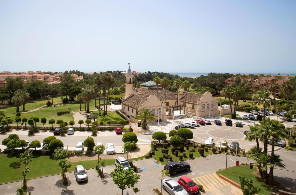 DoubleTree by Hilton Islantilla Beach Golf Resort - Housity