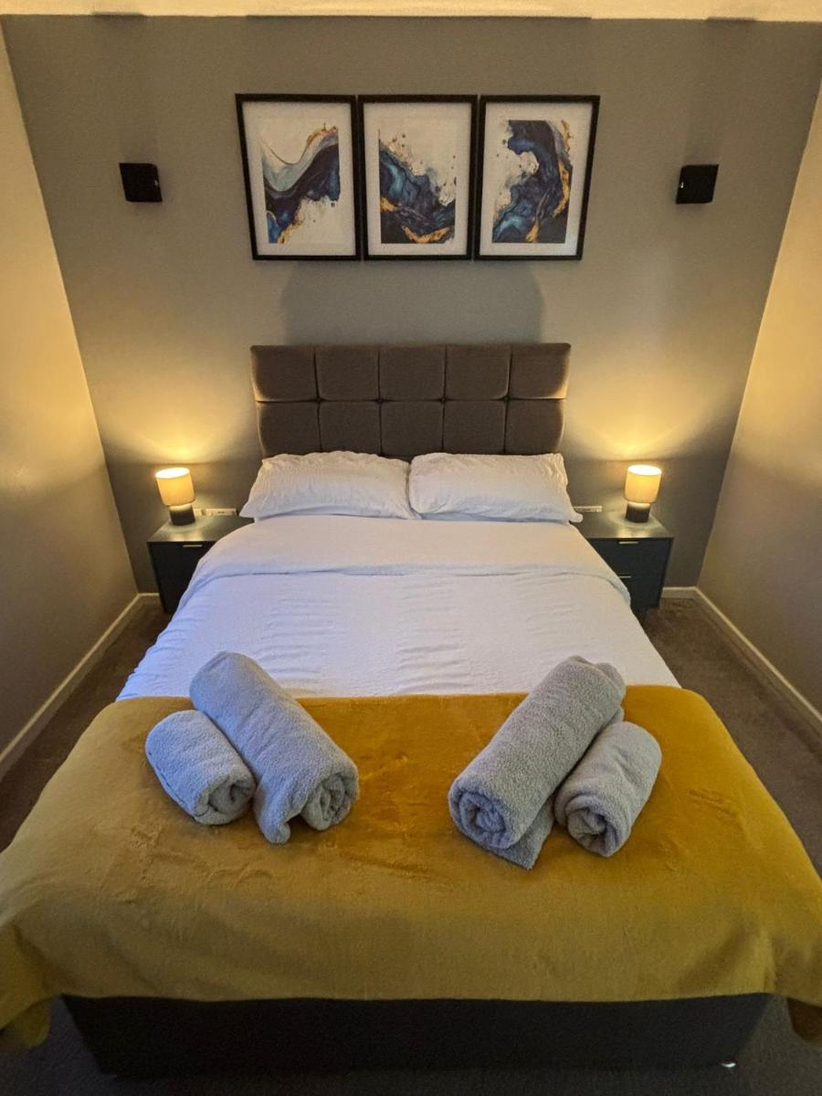 2 Bedroom Apartment - Housity