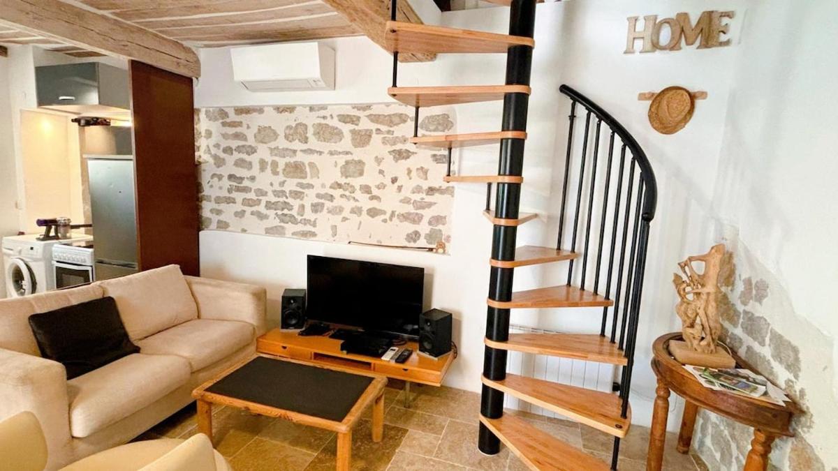 Atypical rustic house Le Val - Housity