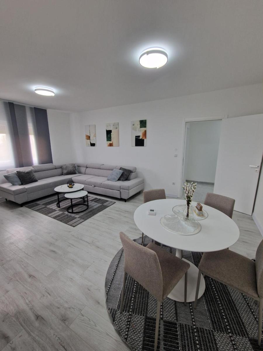 LUX Apartman Zivinice - Housity