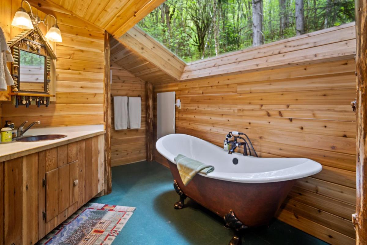 Wellspring Spa at Mount Rainier - Housity