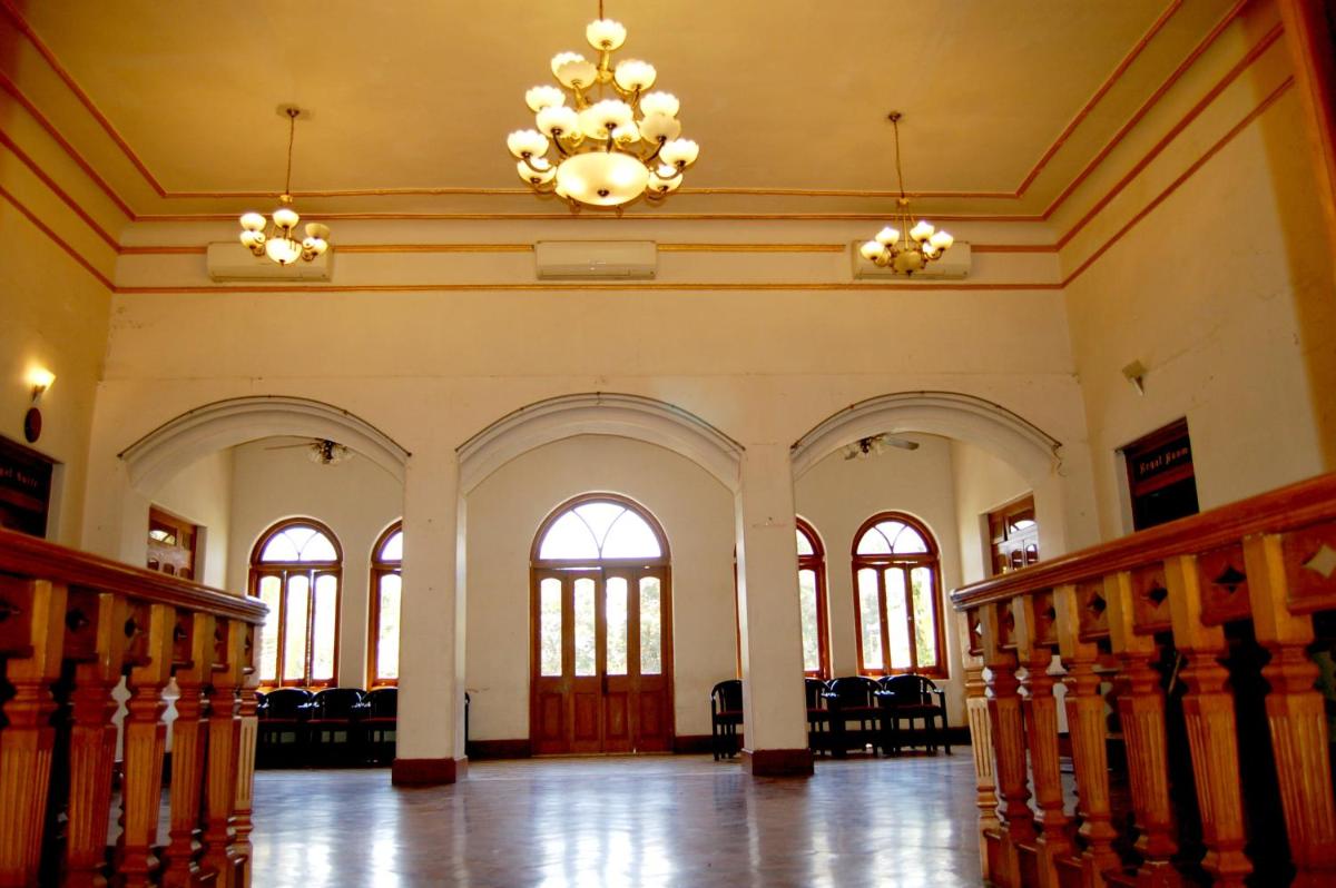 Hotel Aram - Housity