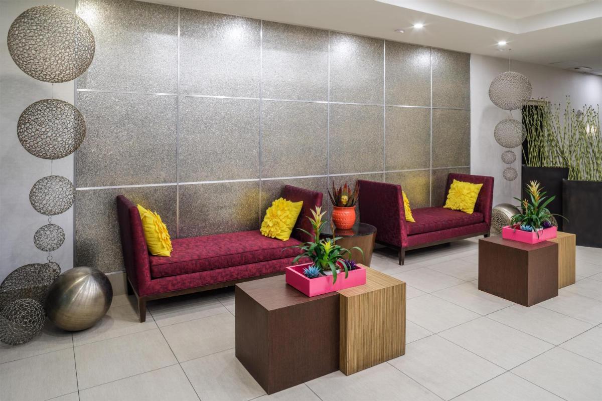 DoubleTree by Hilton Sarasota Bradenton Airport - Housity