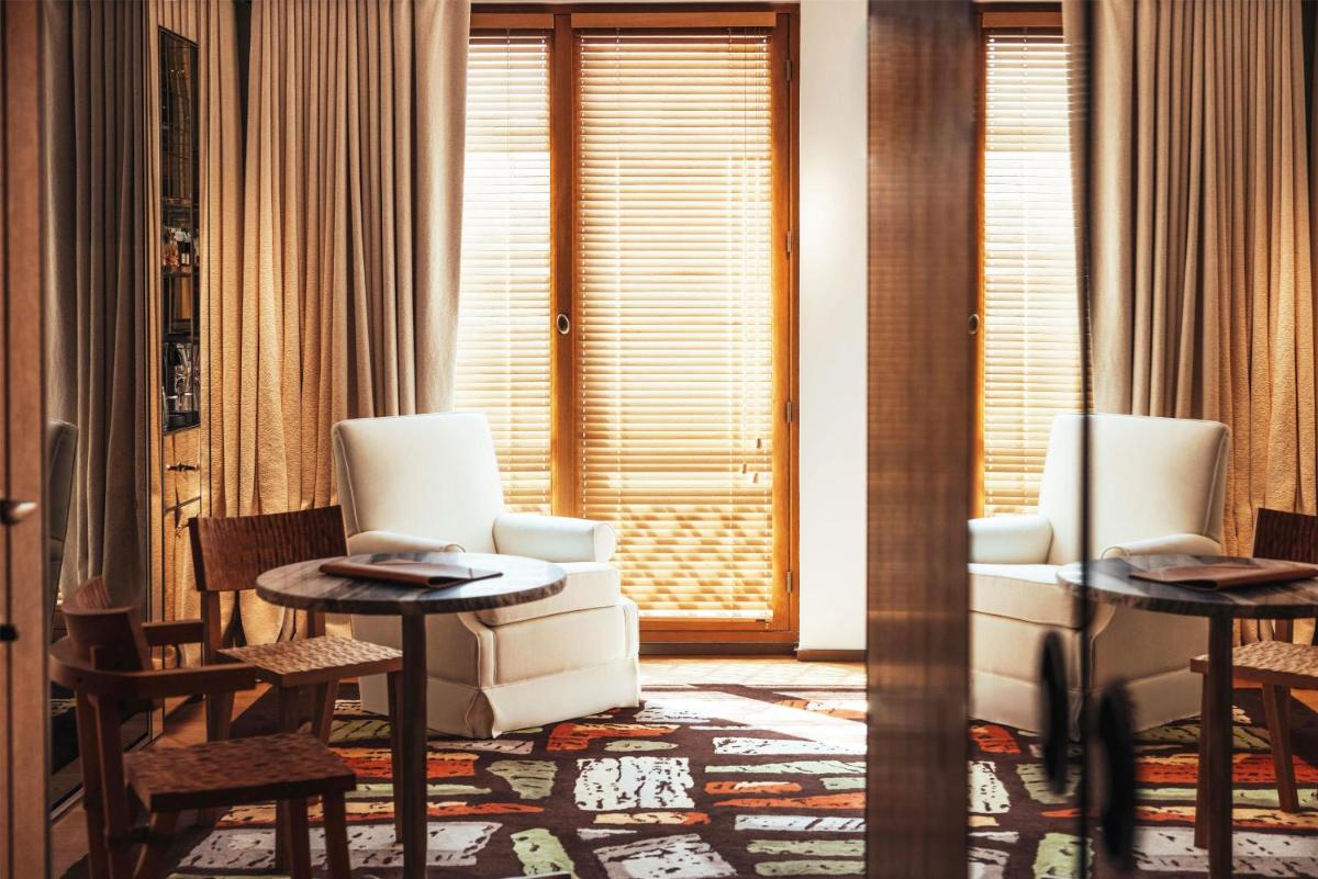 Coin salon dans l'établissement Hotel SAX Paris, LXR Hotels & Resorts
