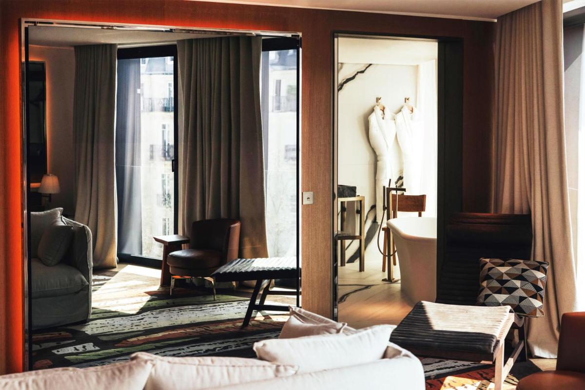 Coin salon dans l'établissement Hotel SAX Paris, LXR Hotels & Resorts