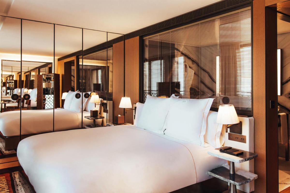 Un ou plusieurs lits dans un hébergement de l'établissement Hotel SAX Paris, LXR Hotels & Resorts