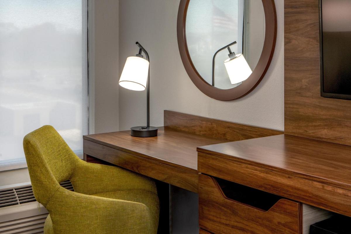 Hampton Inn Rehoboth Beach - Housity