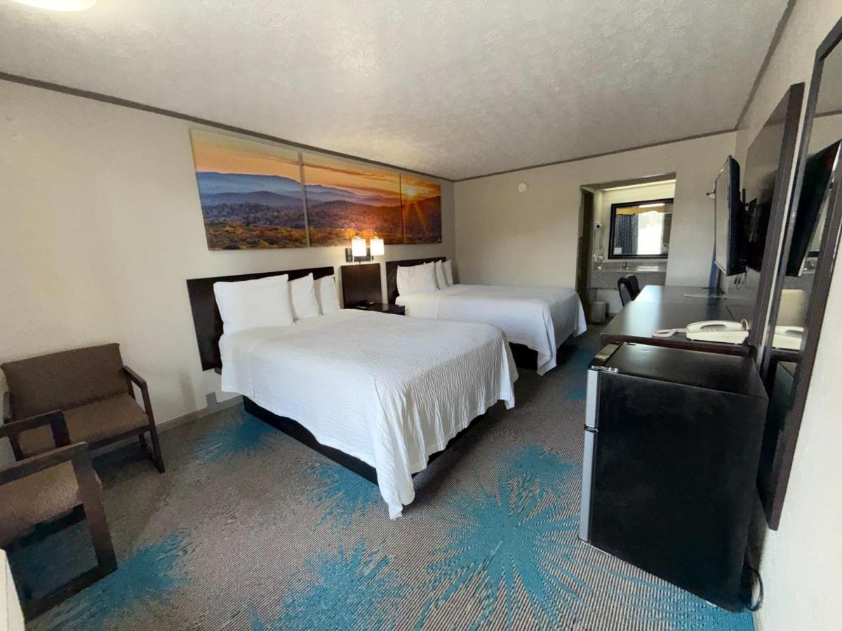 Days Inn by Wyndham Knoxville West - Housity
