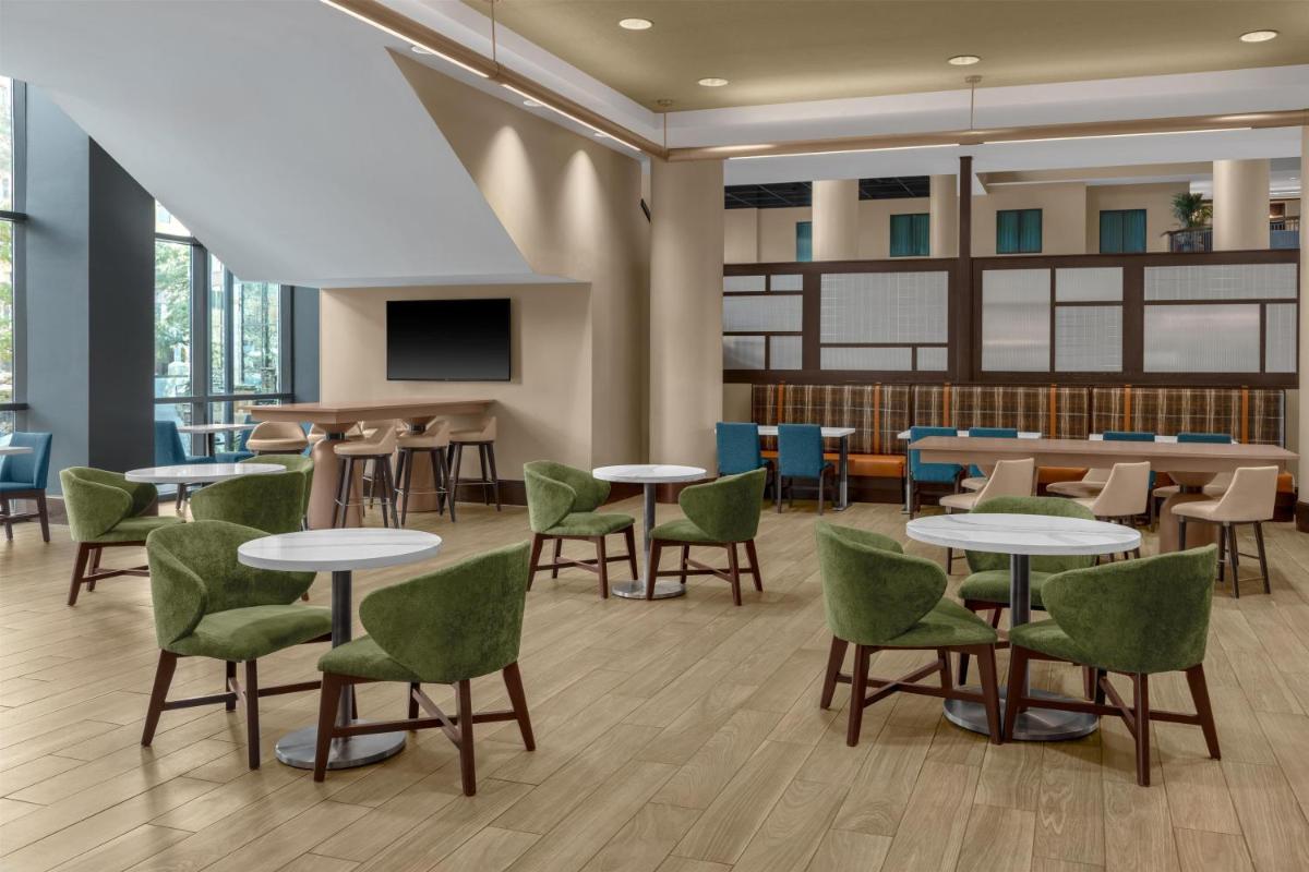 Embassy Suites San Antonio Riverwalk-Downtown - Housity