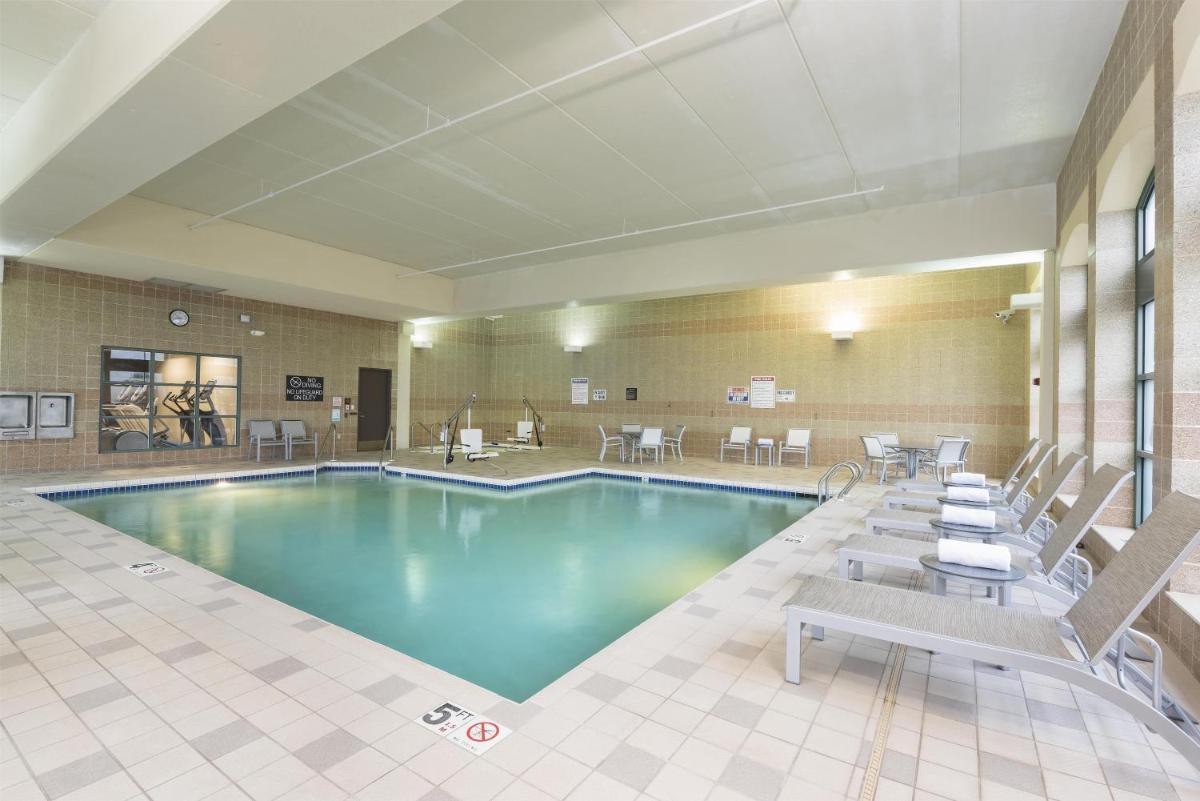Doubletree by Hilton Pleasant Prairie Kenosha, WI - Housity
