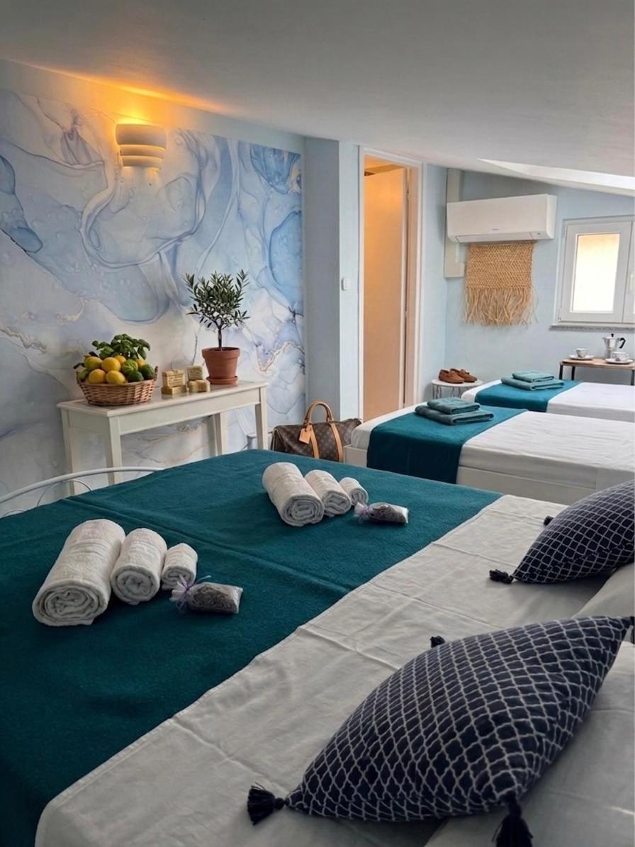 BeachfrontGrado Seaview Apartment & Parking Costa Azzurra - Housity