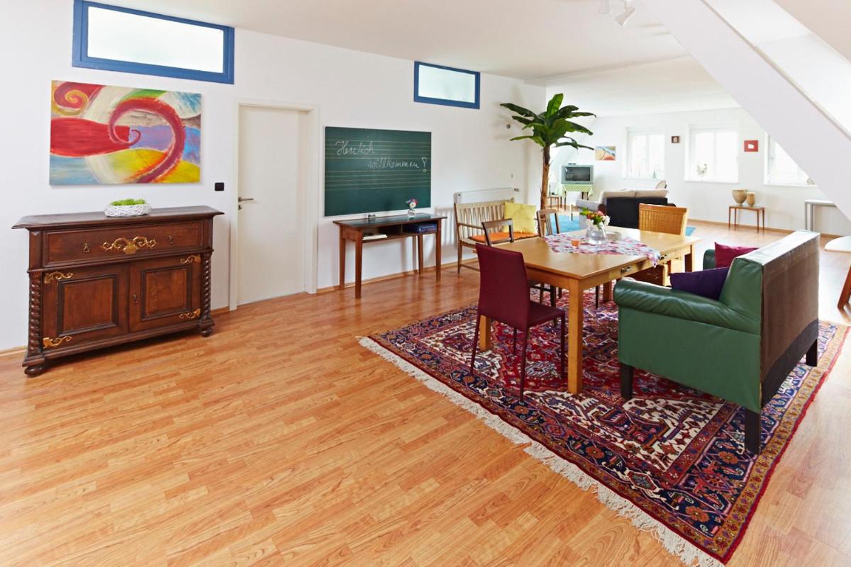 Alte seester Schule - Housity