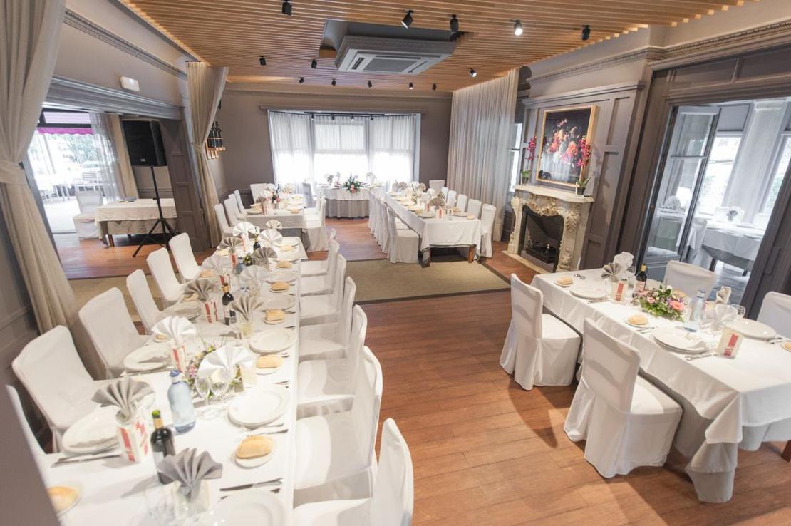 Hotel Artaza - Housity