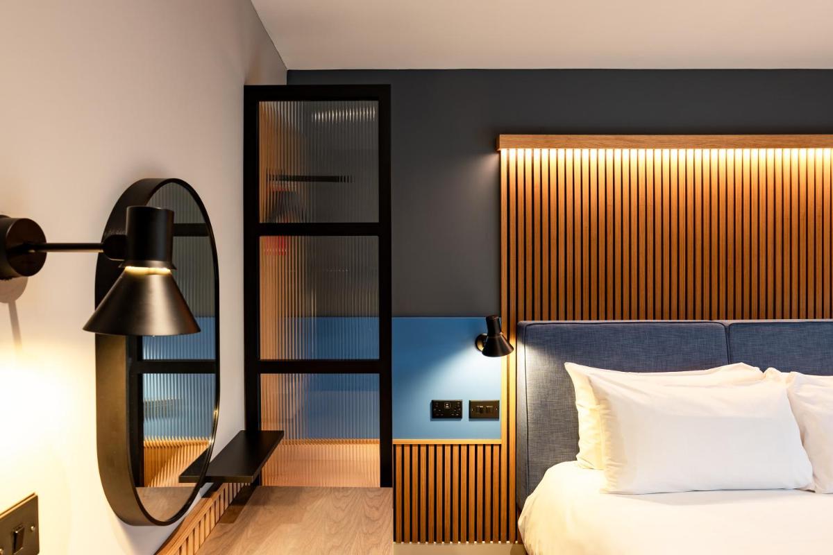 Village Hotel Solihull - Housity