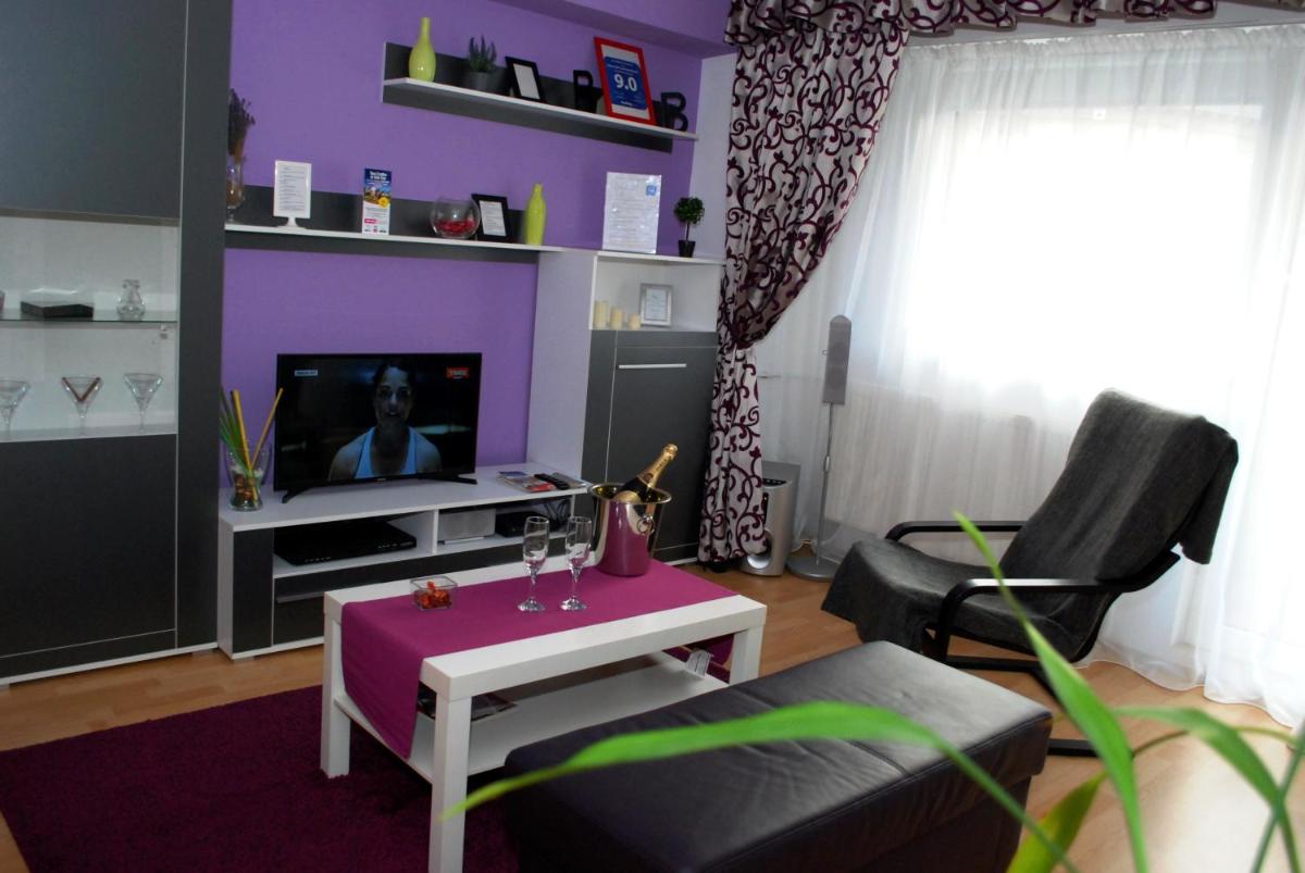 Sunny Old Town Apartments - Housity