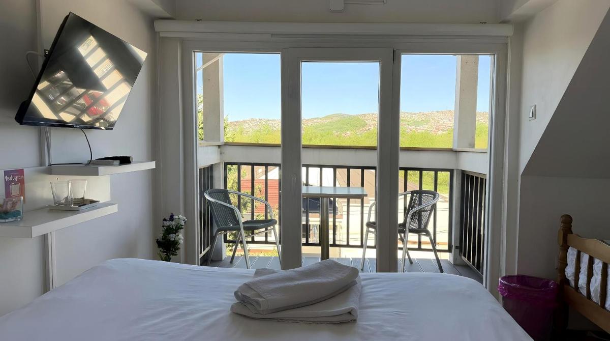 Gaia Aparthotel near Airport - Housity