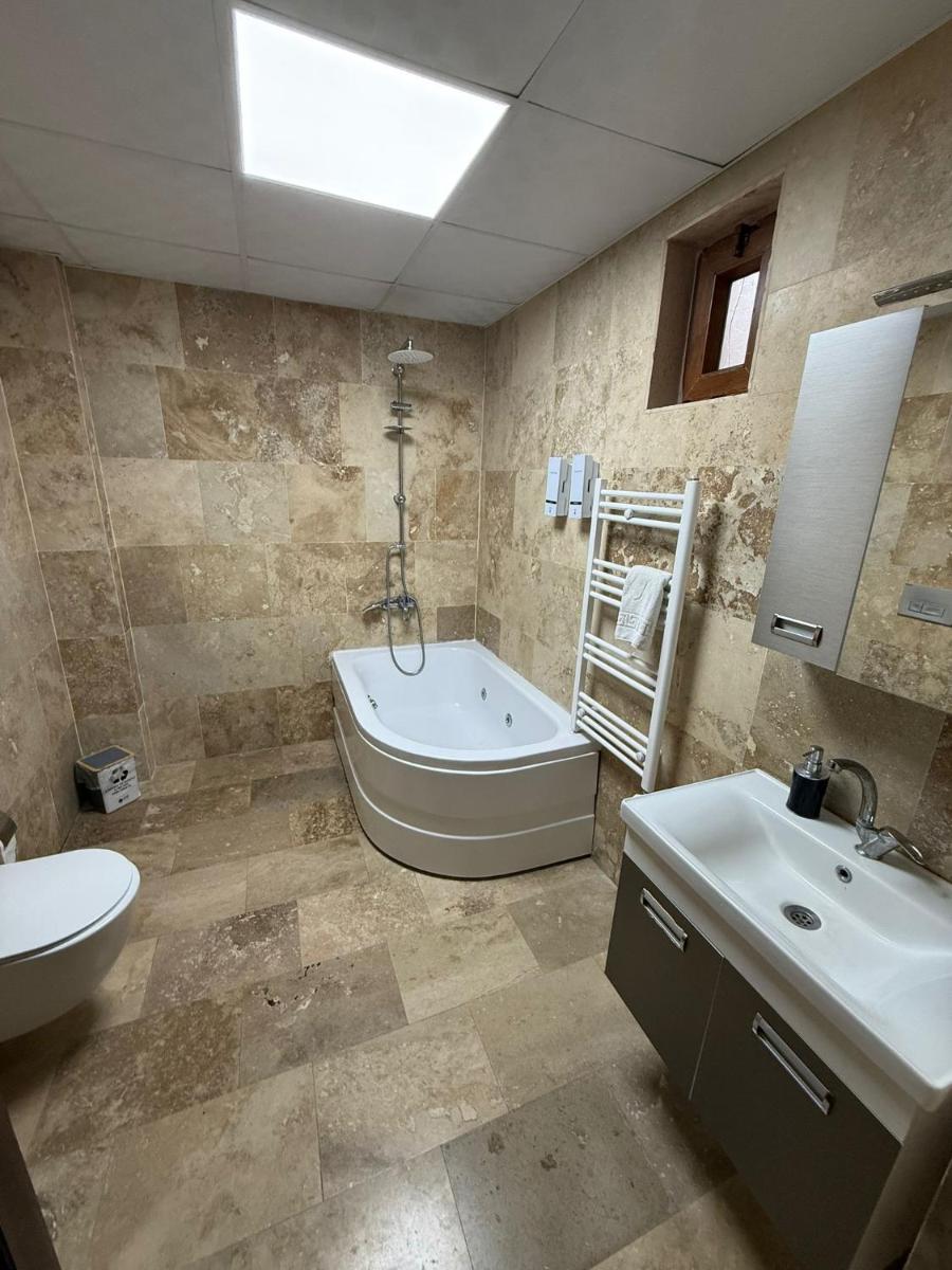 Stone Owl Otel & Restaurant - Housity