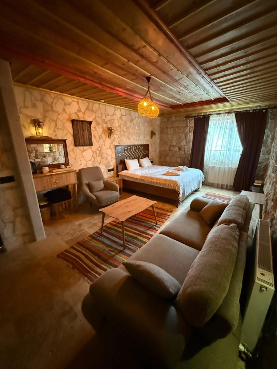 Stone Owl Otel & Restaurant - Housity