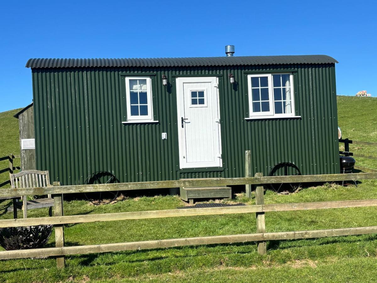 Fauld O Wheat Shepherds Hut , Loch Ken ,Off Grid - Housity