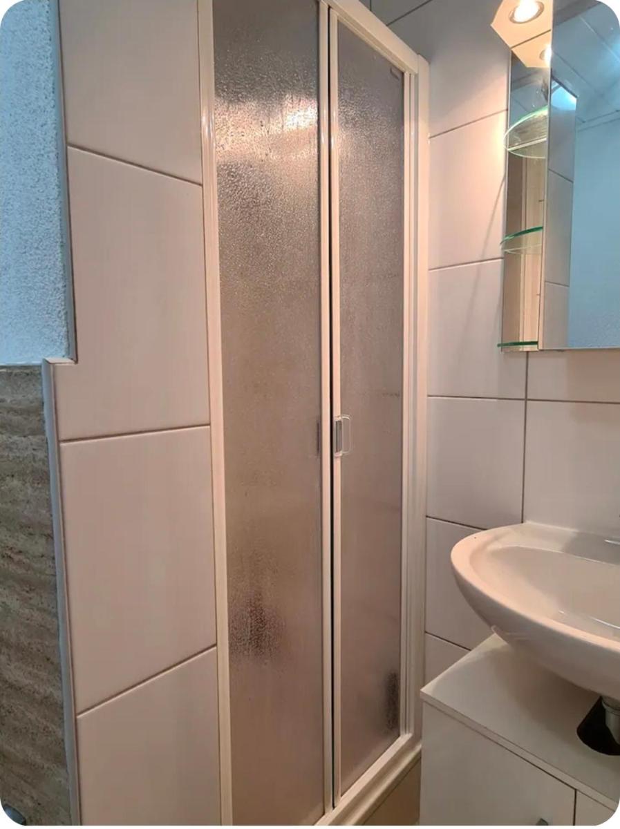 Charmantes helles Zimmer zentrumnah und naturnah - Housity