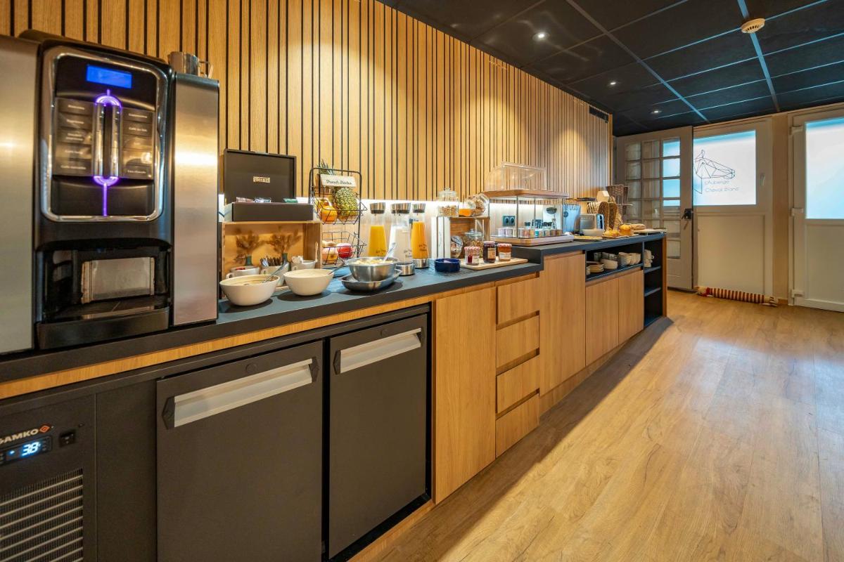 Auberge Du Cheval Blanc - Logis Hotel - Housity