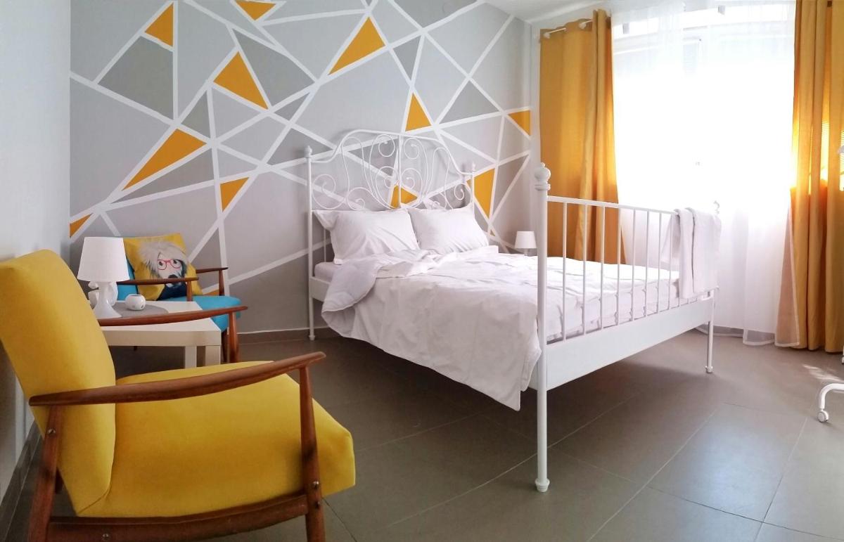 Colors Apartment - Housity