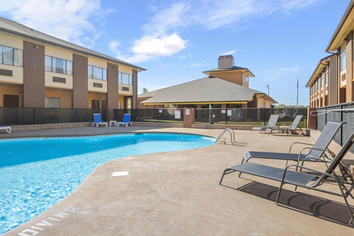 Quality Suites Hickory South - Housity