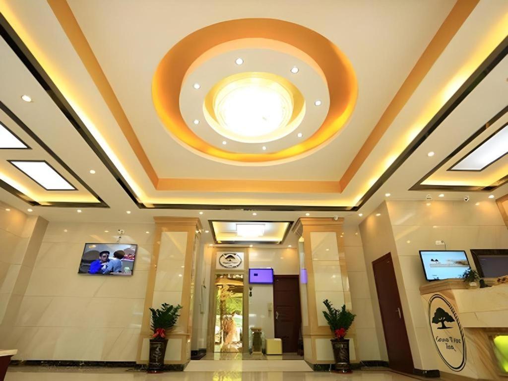GreenTree Inn Guangzhou Baiyun International Airport Huaxi Road Express Hotel - Housity