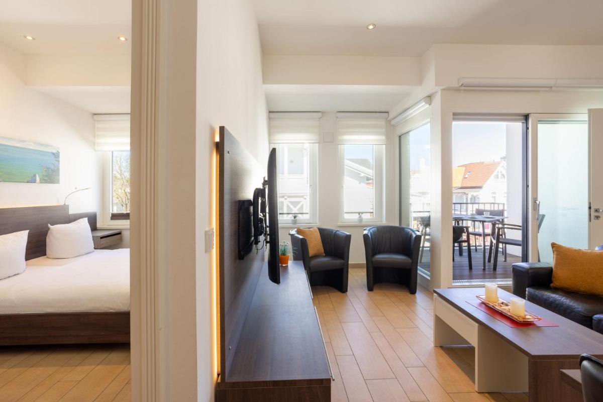 Villa Poseidon mit Balkon, strandnah und zentral - Housity