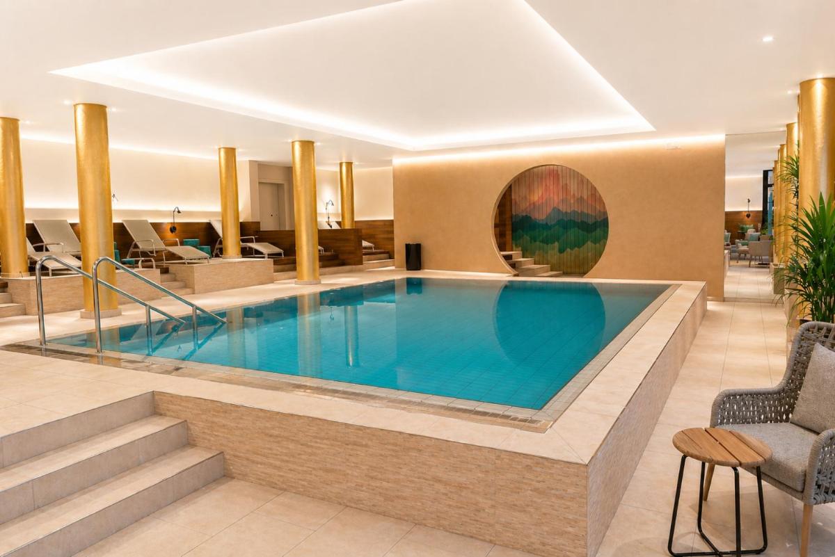 AMBER HOTEL Bavaria Superior - Housity