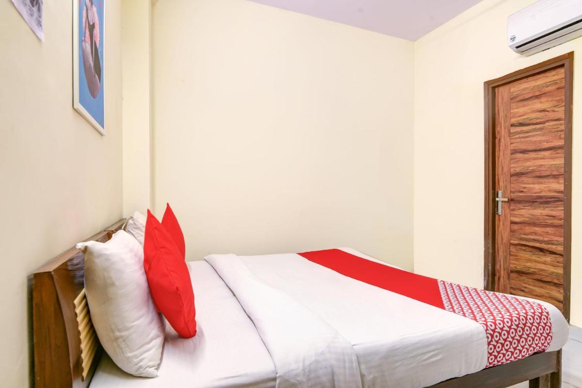 Super OYO Flagship 74192 Vishwakarma Palace - Housity