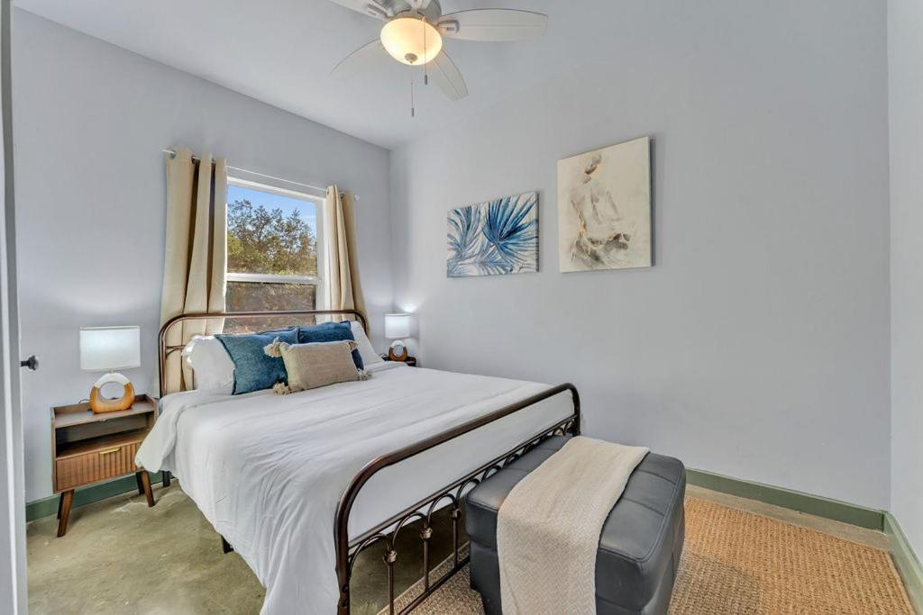 East Side Bluebonnet - Housity