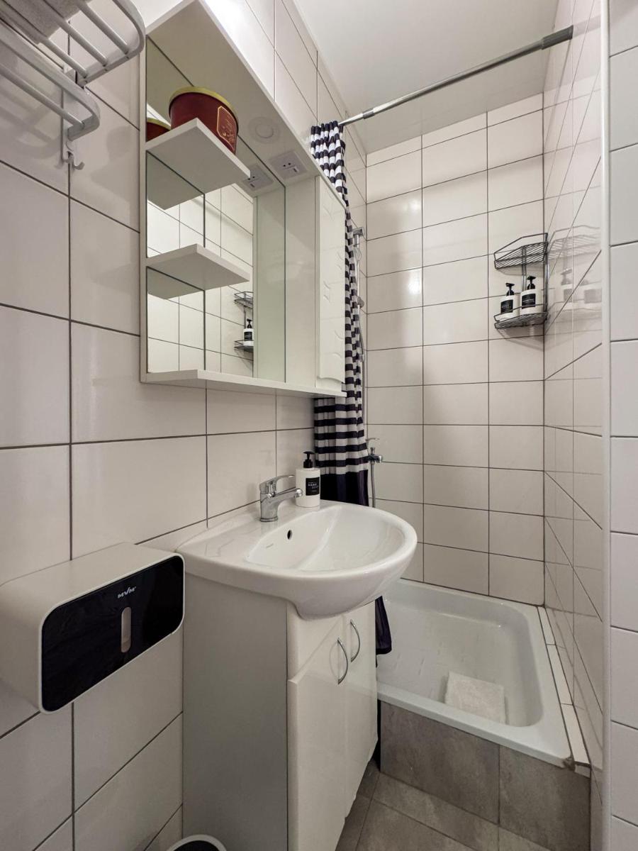 54a Tselinogradskaia Str at Alekseevka underground - Hizvo