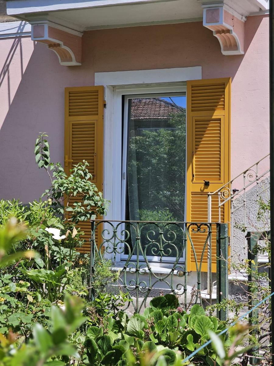 Casa Righetti Liguria, Three indipendent apartments in a 1924 family home with garden, stay together, live separately - Hizvo