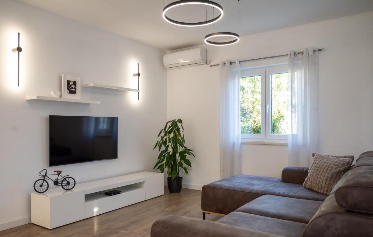 Holiday Home Bajlo apartment with three bedrooms - Hizvo
