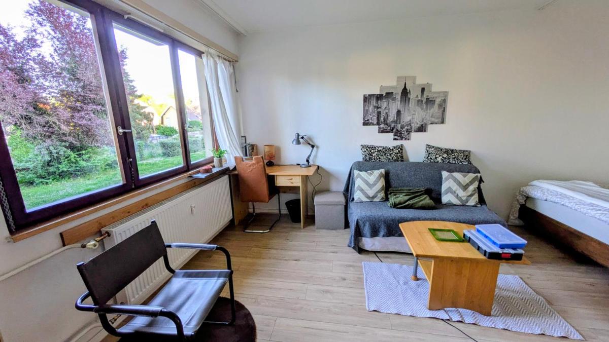 Studio RDC calme avec parking fermé près autoroute et tram C - Hizvo
