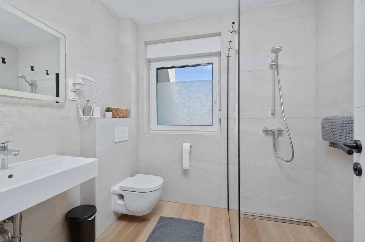 House AGAPE near Zagreb with rooftop jacuzzi - Housity
