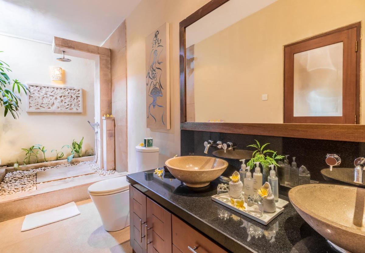 Villa Seriska Seminyak, 5-Star Private Pool Villa, Walk to Dining & Shopping - Hizvo