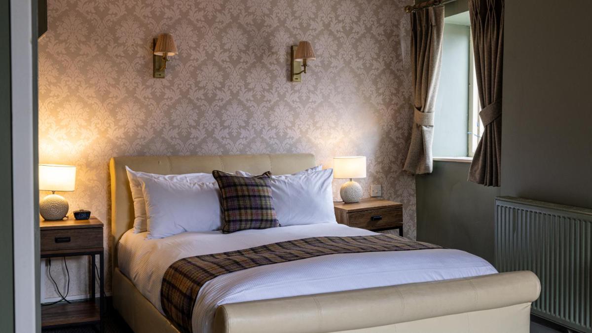 Black Lion Hotel Richmond - Housity