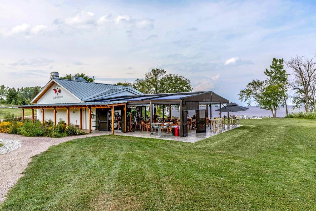 Shore Acres Inn and Restaurant - Housity